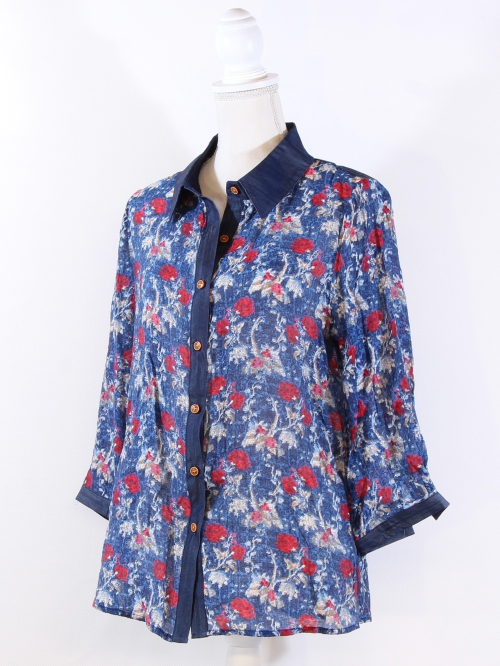 NorthStyle Navy Floral Button-Front Shirt with Red Accents NWOT